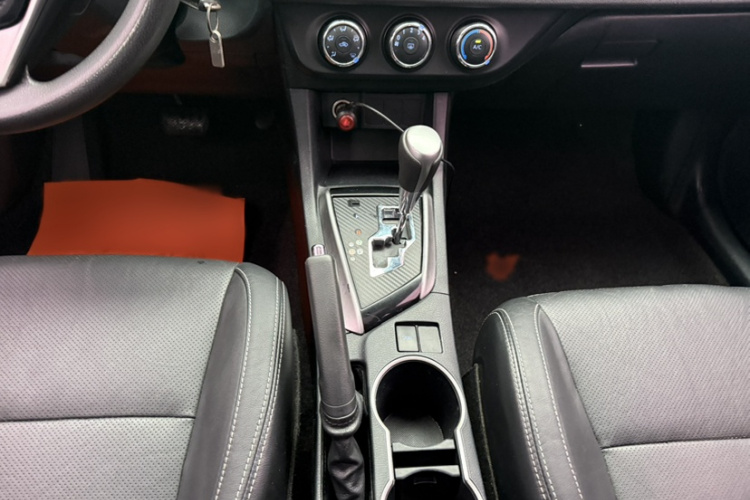 丰田 雷凌 2016款 1.6G-L CVT领先版中控内饰7004