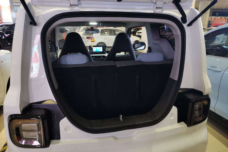 吉利银河 2024款 熊猫mini 200km 耐力熊机舱底盘23