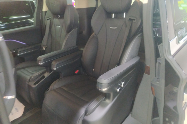 红旗HQ9 2023款 2.0T 智联旗享版中控内饰21