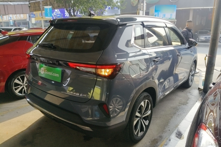 五菱汽车 五菱星辰 2022款 2.0L DHT电劲款车身外观7