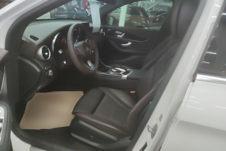 奔驰GLC 2017款 GLC 260 4MATIC 豪华型中控内饰19