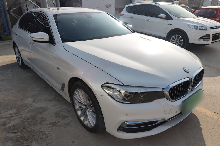 宝马5系 2018款 525Li 豪华套装车身外观3