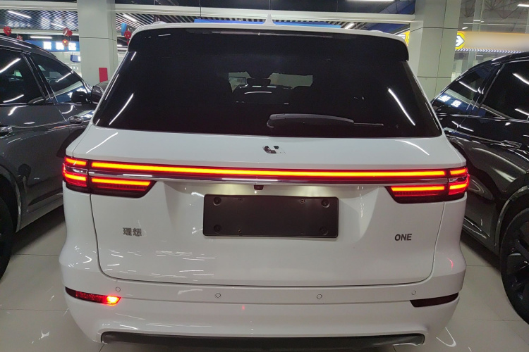 理想汽车 理想ONE 2020款 增程6座版车身外观6