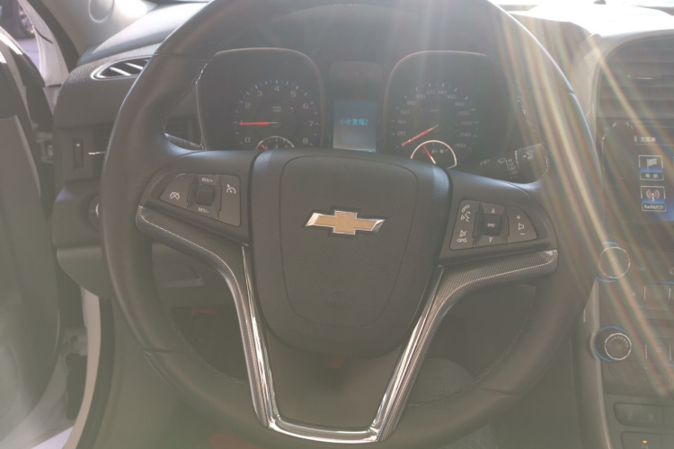 雪佛兰 迈锐宝 2014款 2.0L 自动豪华版中控内饰13
