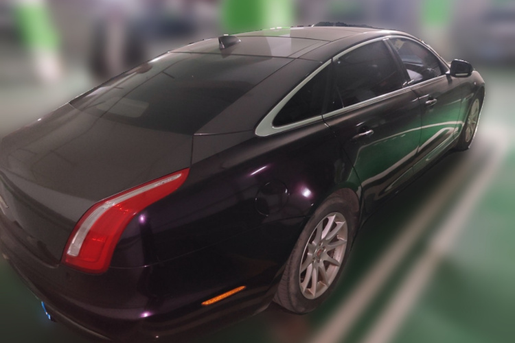 捷豹XJ 2016款 XJL 3.0 SC 两驱典雅商务版车身外观7