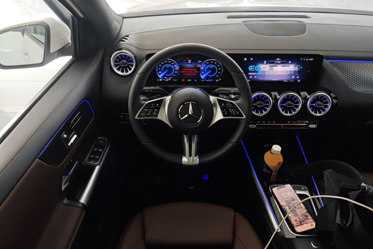 奔驰EQA 2025款 EQA 260中控内饰13