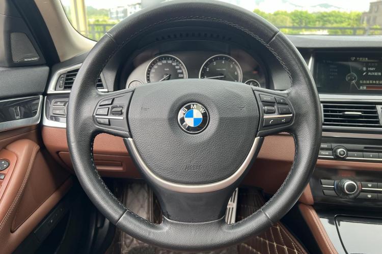 宝马5系 2014款 520Li 典雅型中控内饰13