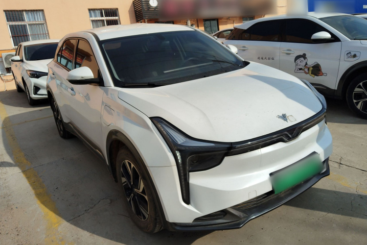 哪吒汽车 2023款 哪吒U-Ⅱ 挑战版 400 U秀 三元锂车身外观3