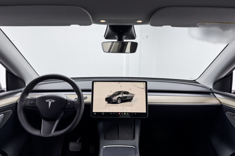 特斯拉 Model Y 2022款 改款 后轮驱动版中控内饰7008