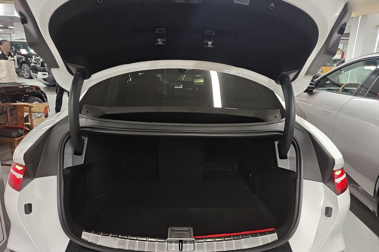 腾势Z9 2024款 1100km 四驱Max版机舱底盘23