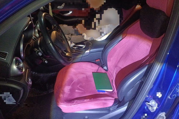 奔驰GLC轿跑 2017款 GLC 200 4MATIC 轿跑SUV中控内饰19