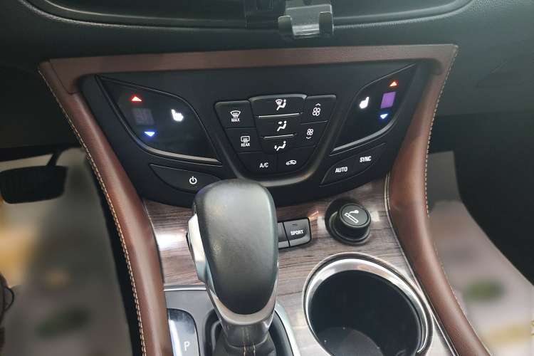 别克 昂科威 2017款 28T 四驱精英型中控内饰7005