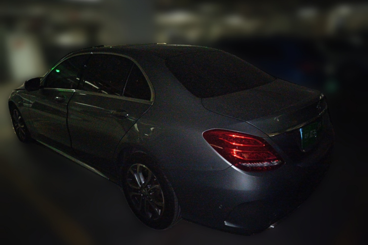 奔驰C级 2015款 C 200 L 运动型车身外观5