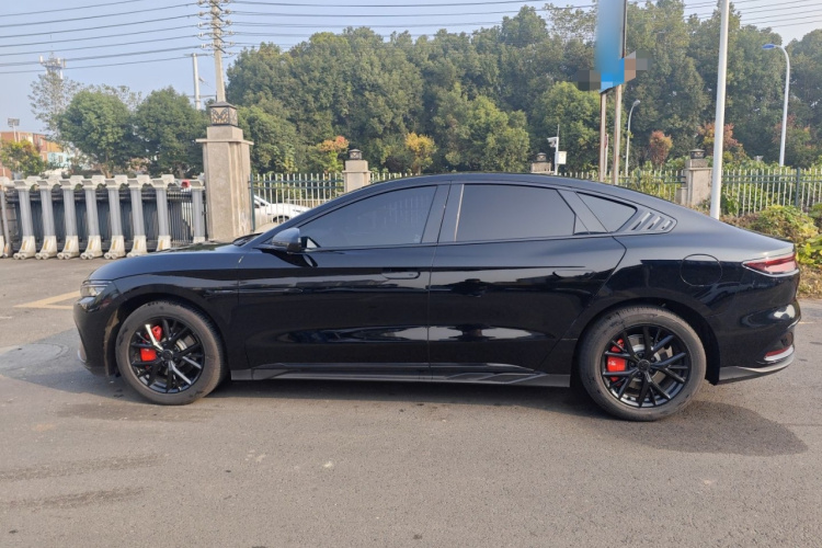 比亚迪 汉 2025款 DM-i 125KM精英型车身外观4