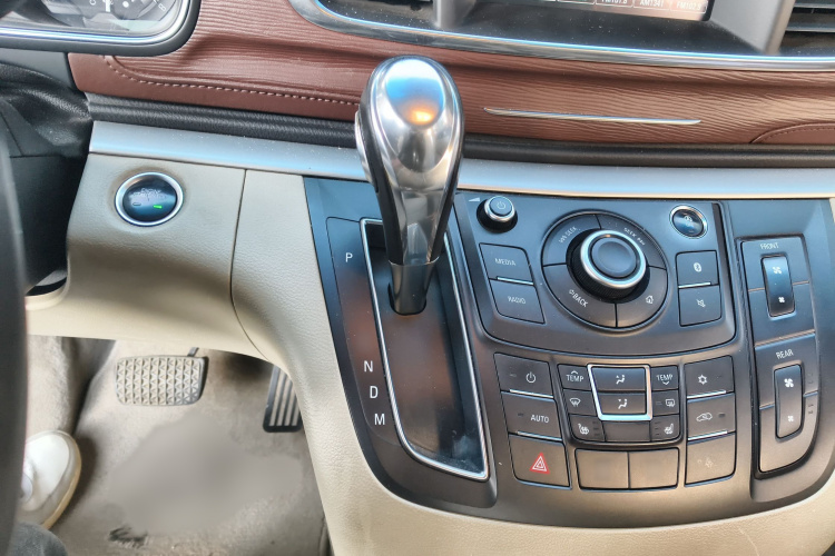 别克GL8 2017款 25S 尊贵型 国V局部细节18