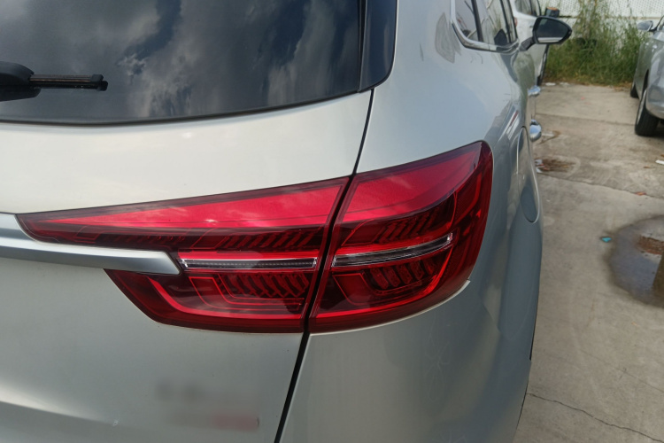 红旗HS5 2019款 2.0T 智联旗享四驱版车身外观6001