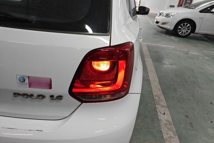 大众 Polo 2013款 1.6L 自动舒适版车身外观9