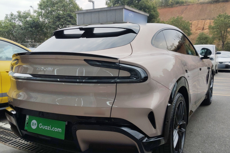 小米汽车 小米YU7 2025款 超长续航高性能四驱Max版车身外观7