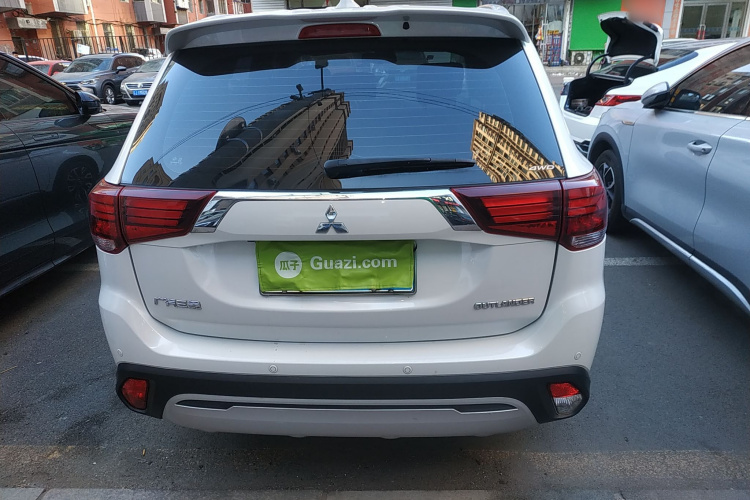 三菱 欧蓝德 2019款 2.4L 四驱致享版 7座 国V车身外观6