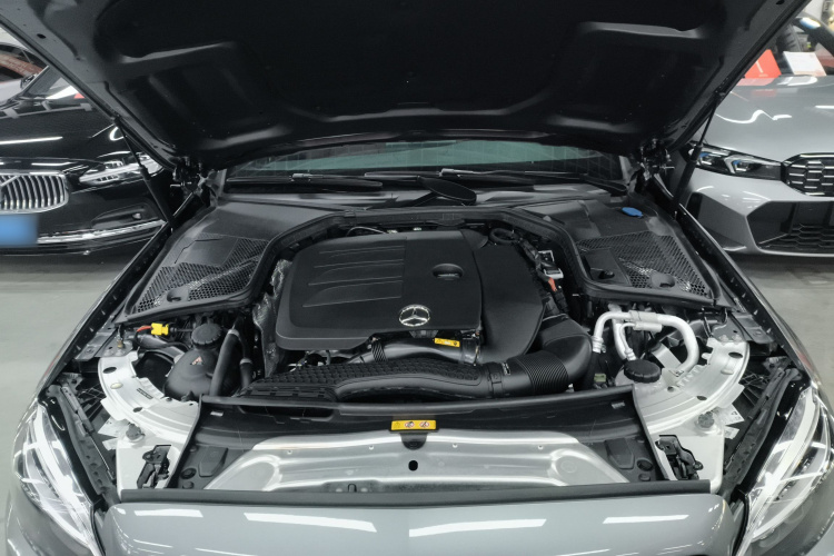 奔驰C级(进口) 2020款 C 260 轿跑车机舱底盘24