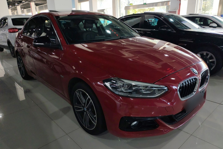 宝马1系 2018款 118i 运动型车身外观3