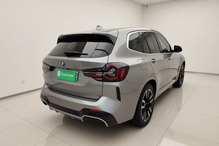 宝马iX3 2024款 领先型车身外观7