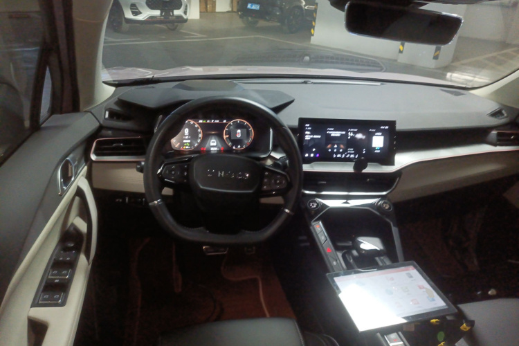 领克06 2021款 1.5T Shero粉色特别版中控内饰13