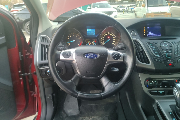 福特 福克斯 2012款 两厢 1.6L 自动风尚型中控内饰13