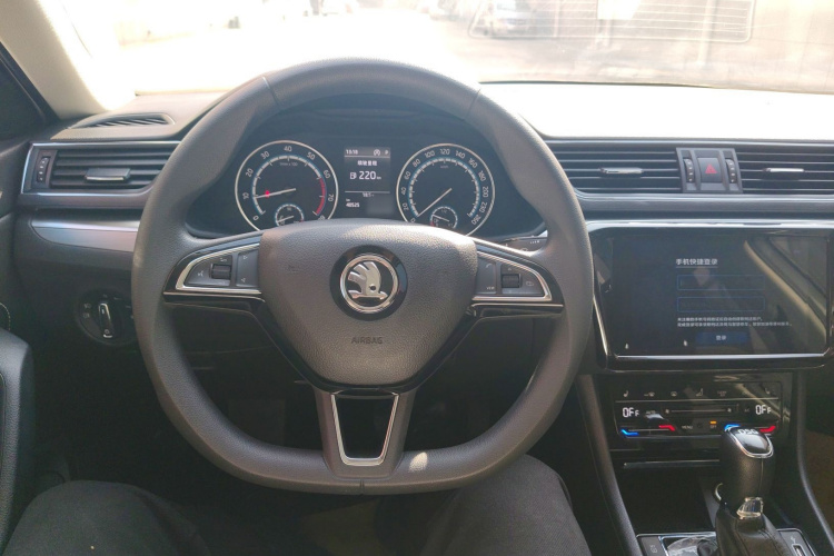 斯柯达 速派 2019款 TSI280 DSG舒适版中控内饰13