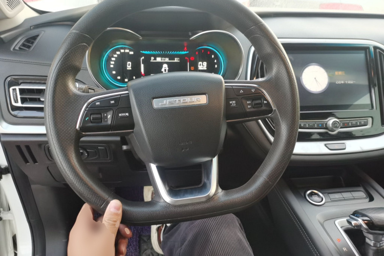 捷途X70M 2021款 1.5T DCT豪华伙伴型 5座中控内饰7002