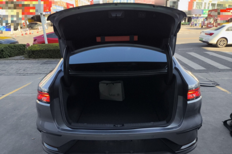 比亚迪 汉 2022款 EV 创世版 715KM前驱旗舰型局部细节23