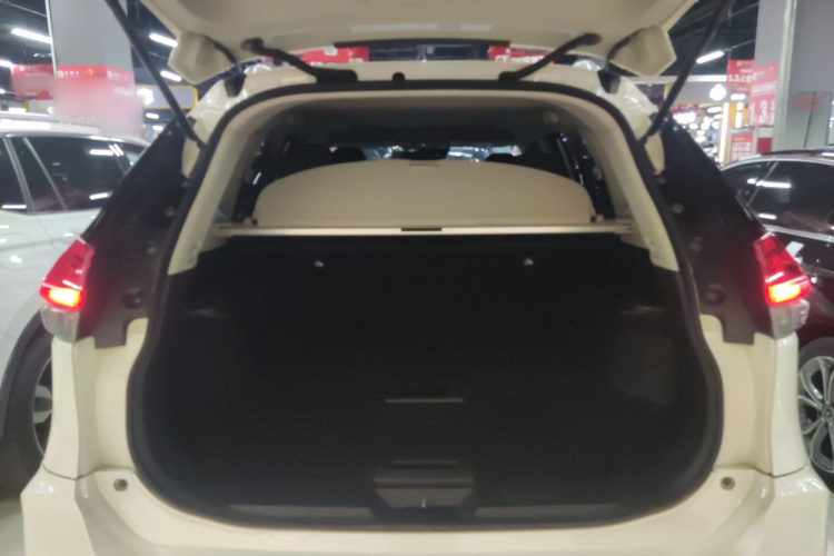 日产 奇骏 2020款 2.0L XL Premium CVT 2WD智联尊享版局部细节23