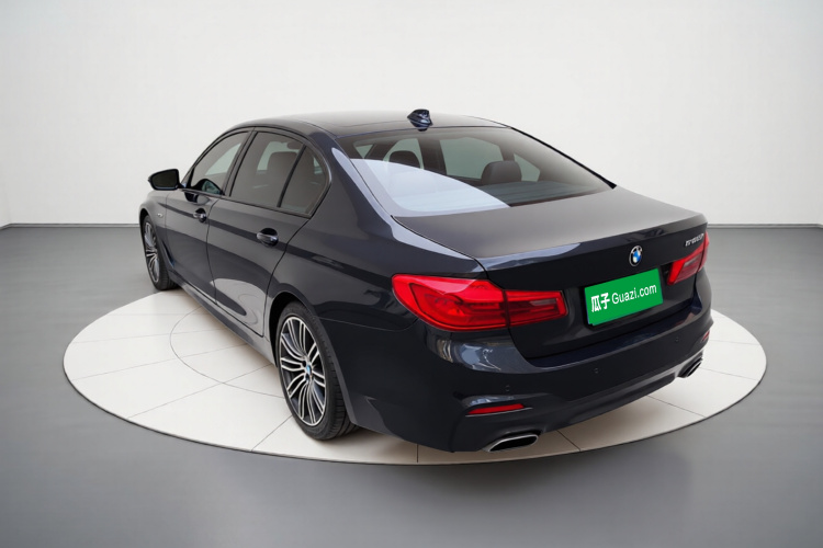 宝马5系 2018款 改款 530Li 尊享型 M运动套装车身外观5