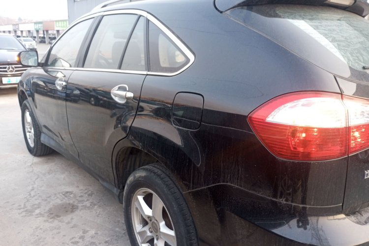 比亚迪S6 2014款 2.0L 手动豪华型 5座车身外观6003