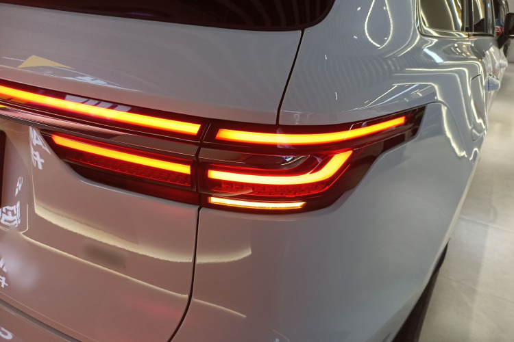 理想汽车 理想ONE 2021款 增程6座版车身外观9