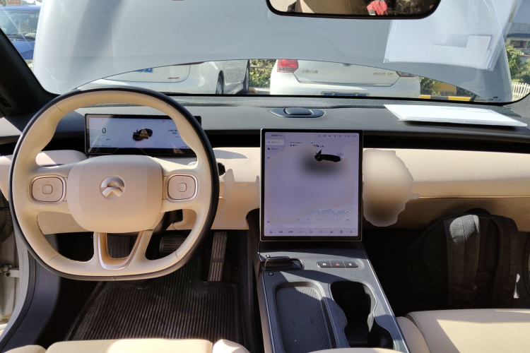 蔚来ET5 2024款 75kWh中控内饰7002