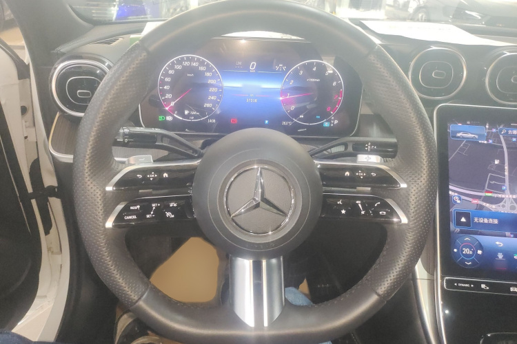 奔驰C级 2023款 C 200 L 运动版局部细节13