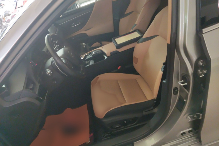 雷克萨斯ES 2021款 200 卓越版局部细节19