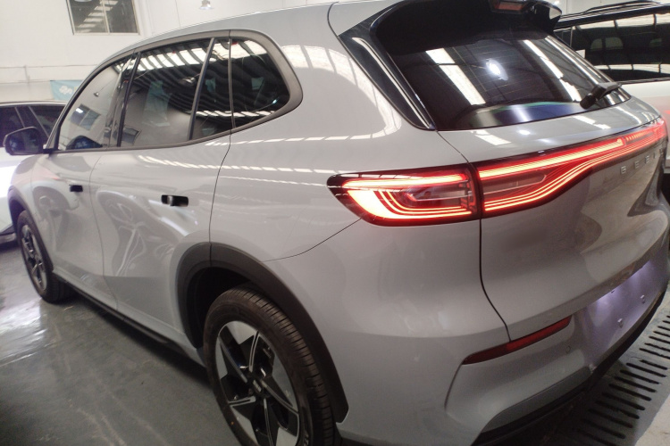 吉利银河 银河E5 2024款 440km 探索版车身外观6