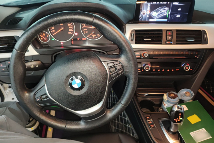 宝马4系 2016款 420i Gran Coupe 进取型中控内饰12