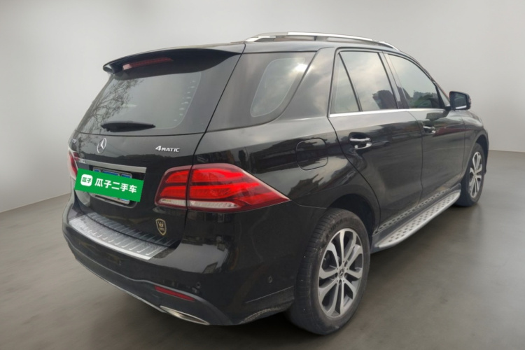 奔驰GLE 2017款 GLE 320 4MATIC 动感型车身外观7