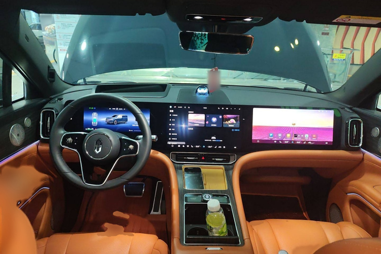 鸿蒙智行 问界M9 2024款 增程 Max版 52kWh 6座版中控内饰7002