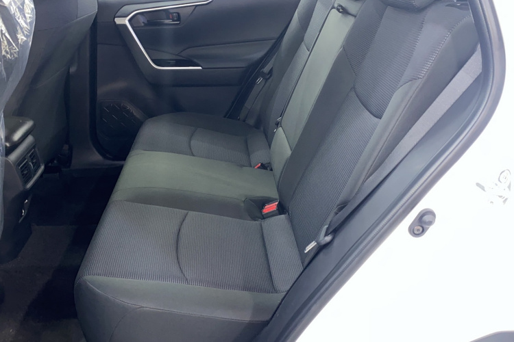 丰田 RAV4荣放 2024款 2.0L CVT两驱都市版中控内饰7001