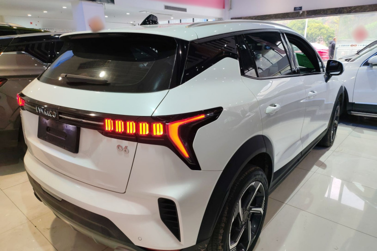 领克06 2023款 Remix 1.5T 劲Pro车身外观7