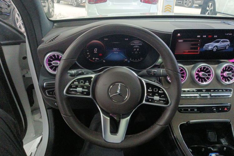 奔驰GLC 2022款 改款 GLC 300 L 4MATIC 动感型臻藏版中控内饰13
