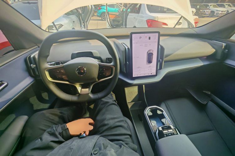 沃尔沃EX30 2025款 后驱长续航版 Plus中控内饰12