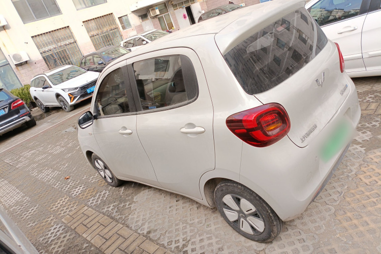 五菱汽车 宏光MINIEV 2025款 四门版 臻享+款车身外观4