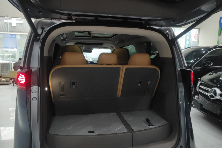 腾势D9 2022款 DM-i 970 四驱旗舰型局部细节23