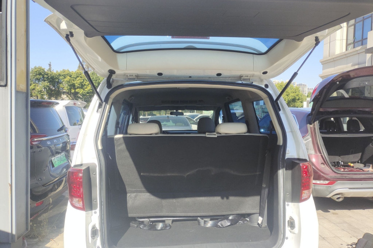 野马汽车 斯派卡 2022款 1.5L CVT豪华型局部细节23