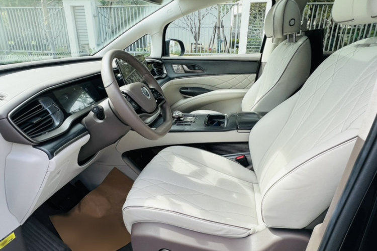 腾势D9 2022款 DM-i 970 四驱旗舰型中控内饰7002